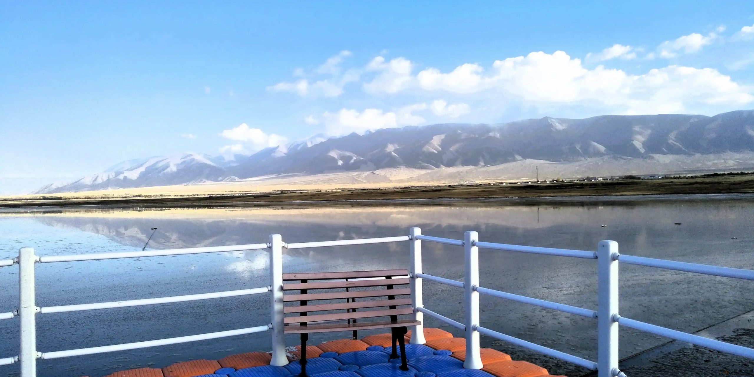 年中：时光褶皱里的半年